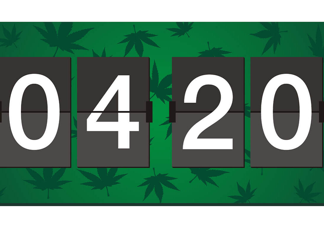 Flip clock displaying 04:20 with leaf background.